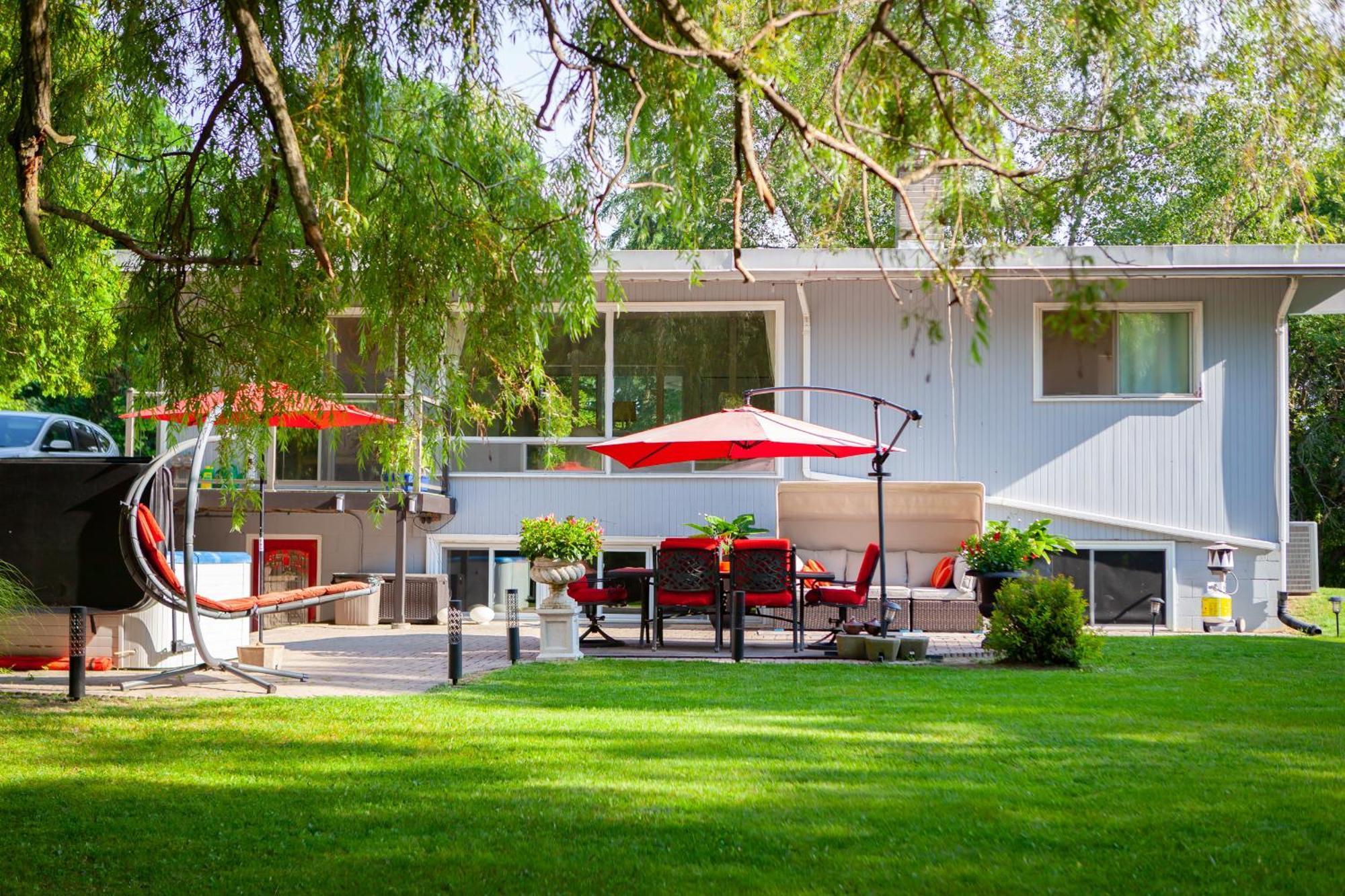 Dundas Nature Oasis Bar Room מראה חיצוני תמונה