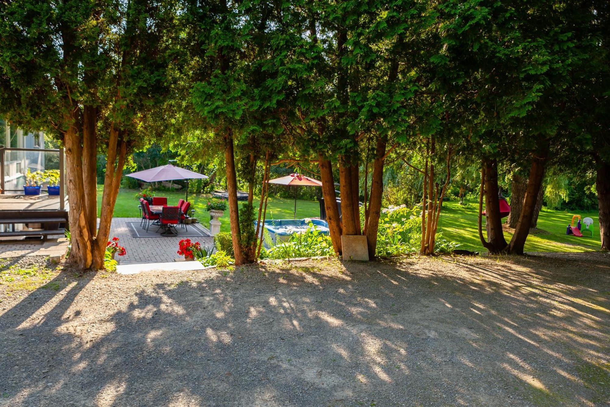 Dundas Nature Oasis Bar Room מראה חיצוני תמונה