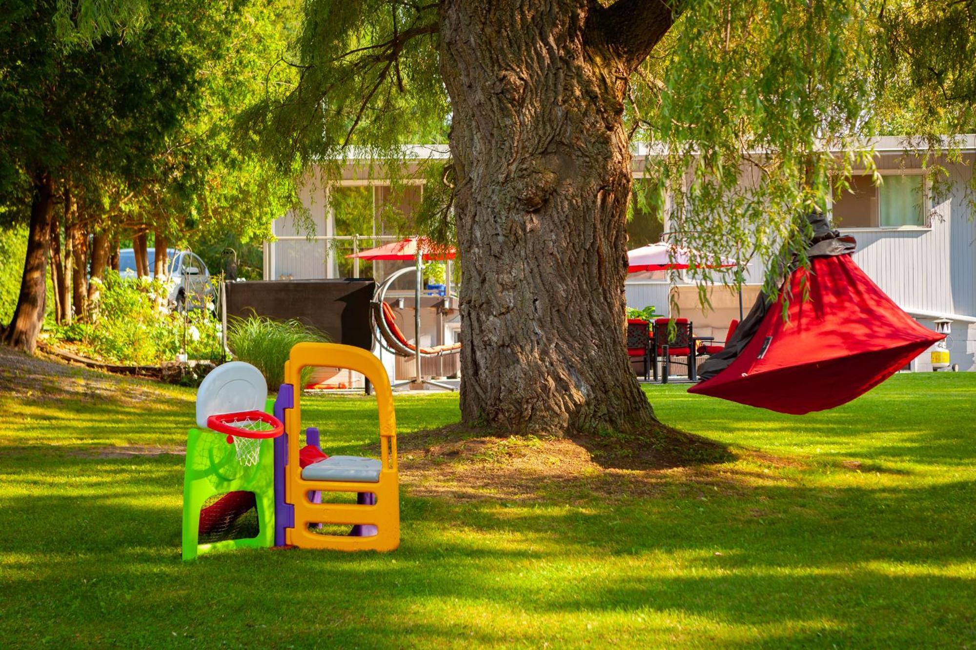 Dundas Nature Oasis Bar Room מראה חיצוני תמונה