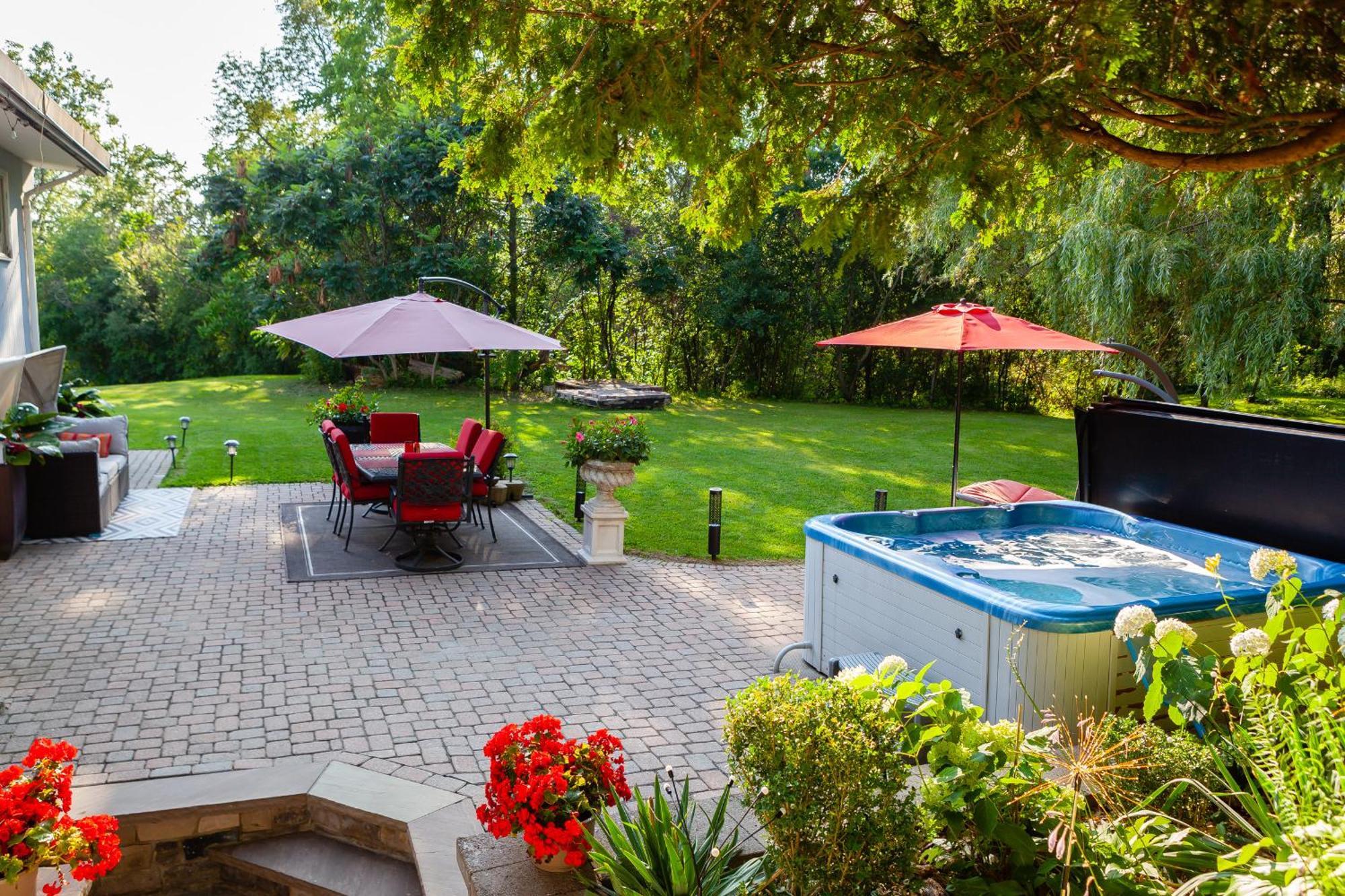 Dundas Nature Oasis Bar Room מראה חיצוני תמונה